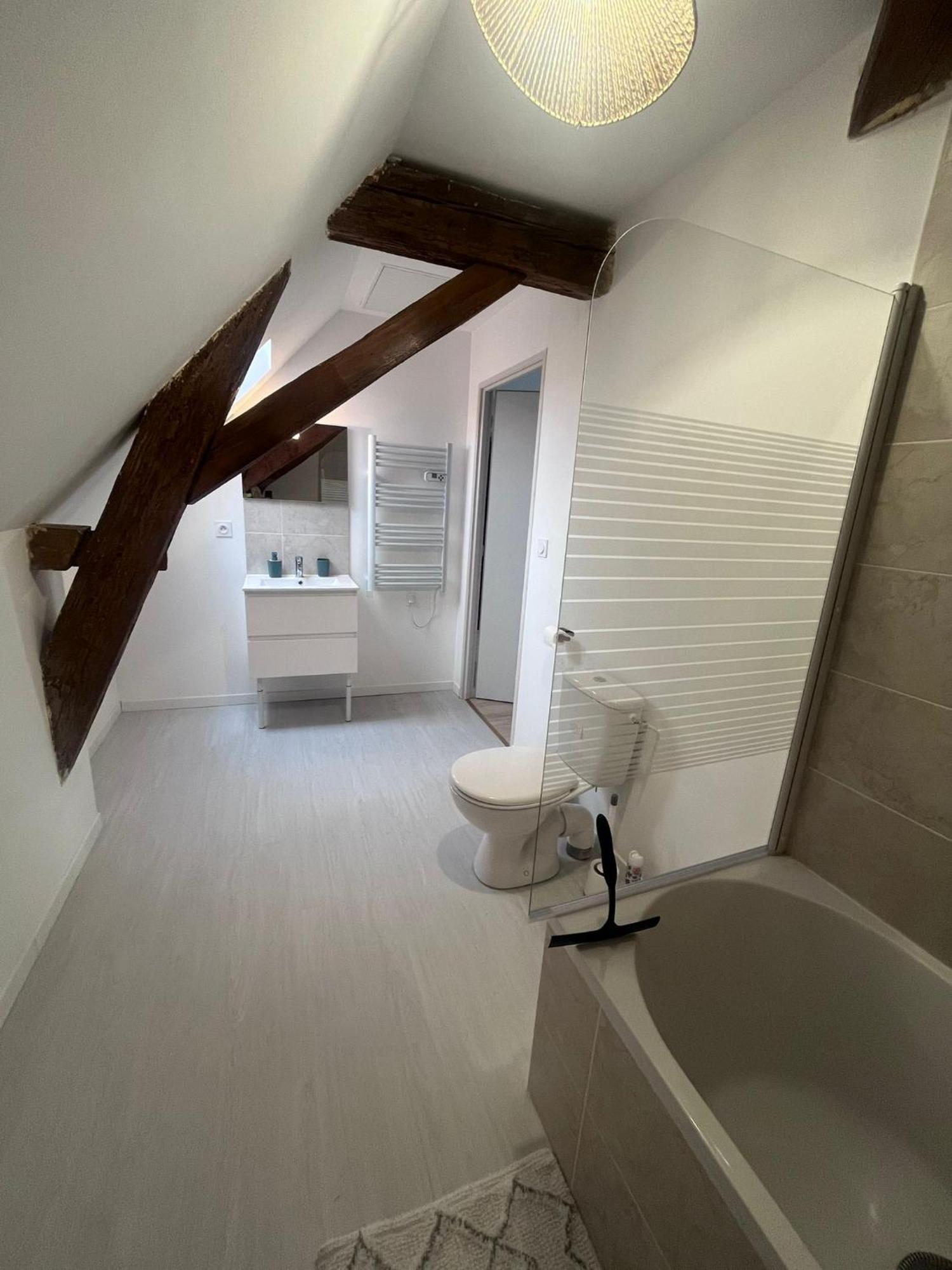 L'Evasion Urbaine - Parking Gratuit - Entree Autonome - Wifi Apartment Chatellerault Exterior photo